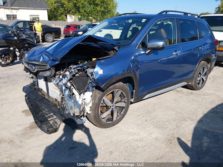 2020 Subaru Forester, Front, IAAI, VIN JF2SKEXCXLH516227 — photo 2