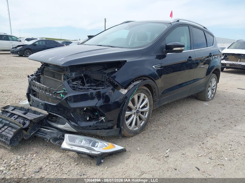 Vin: 1fmcu9j95hua85792, lot: 3067600, ford escape titanium 20172