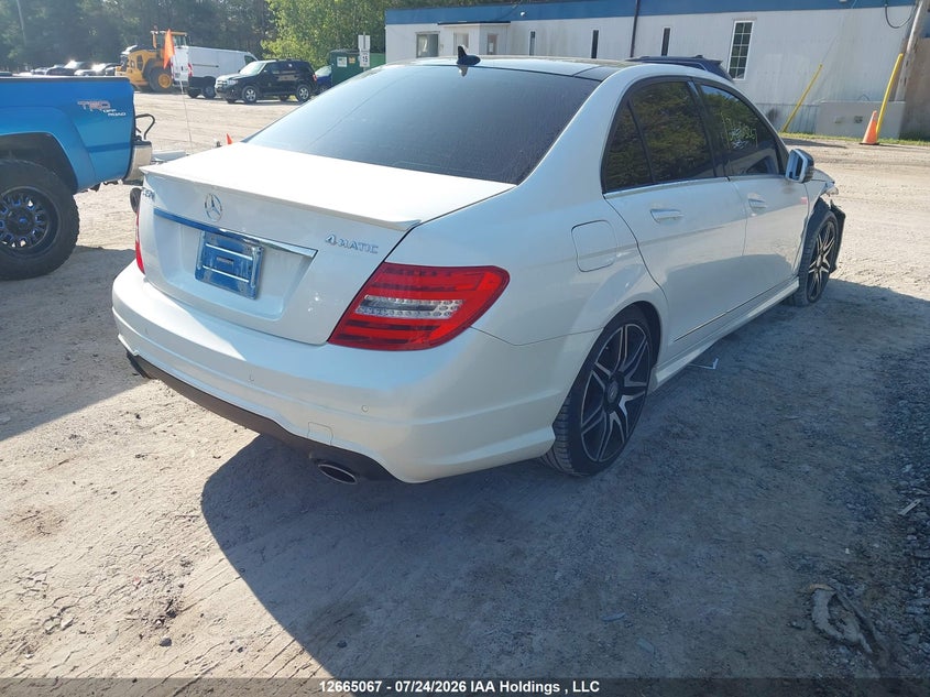 Vin: wddgf8jb3ea960013, lot: 3067671, mercedes-benz c 350 4matic 20144