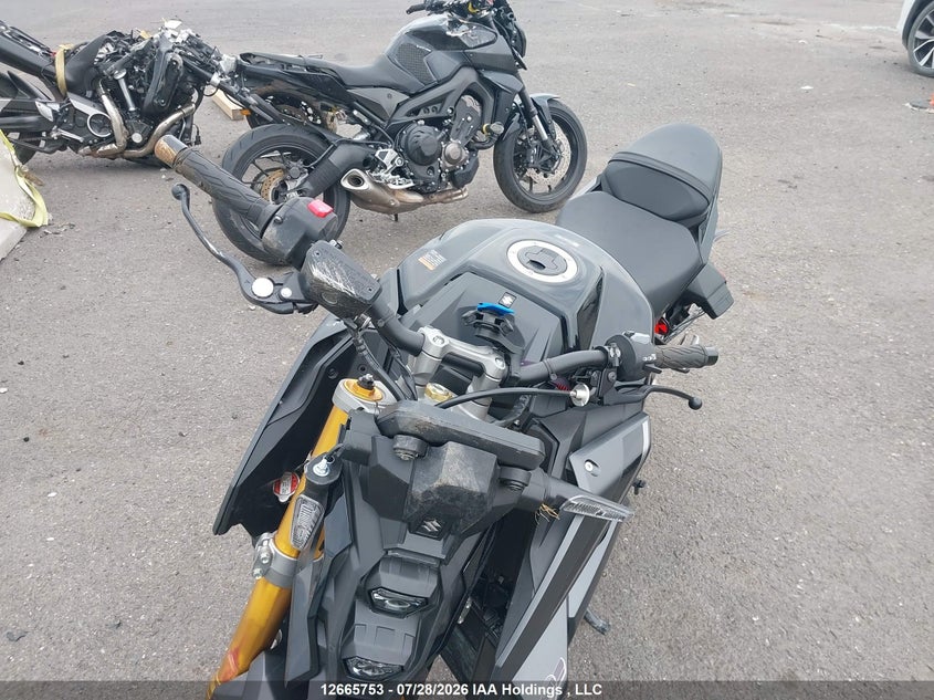 2026 SUZUKI GSX-S MOTO 4