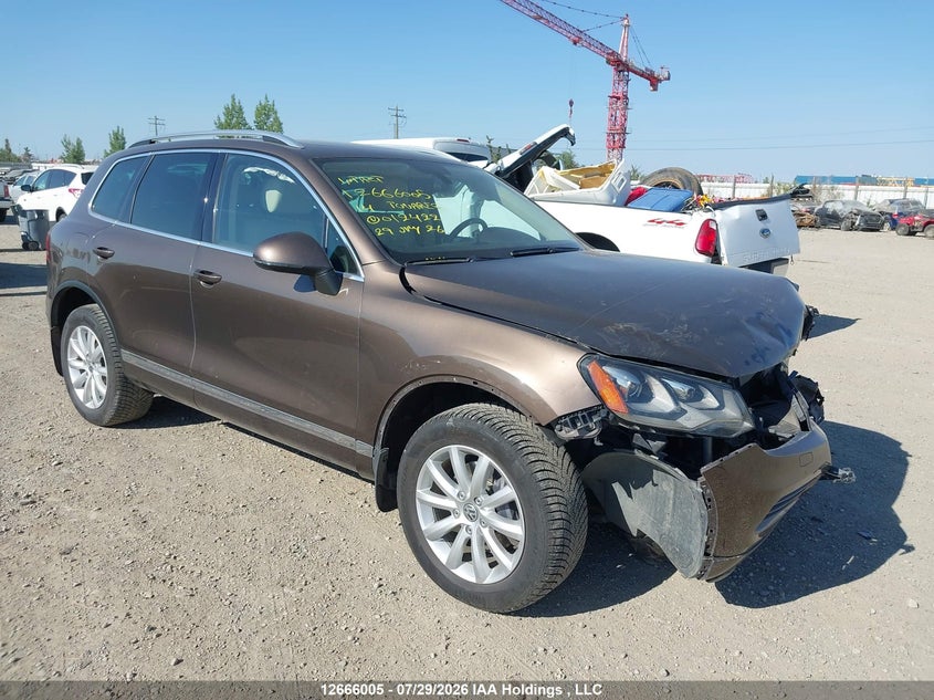 2014 Volkswagen Touareg V6, Front, IAAI, VIN WVGEF9BP9ED012422