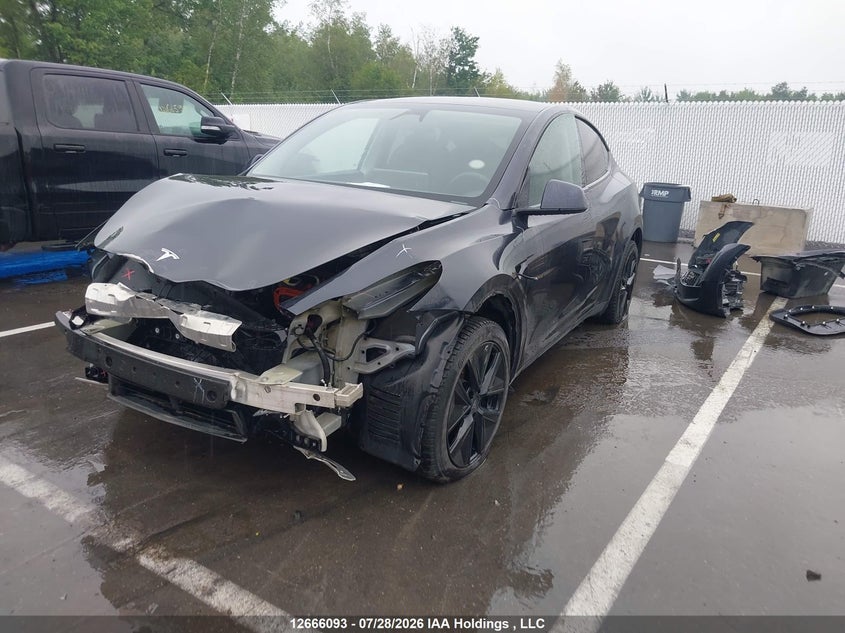 2025 Tesla Model Y, Front, IAAI, VIN 7SAYGDEE1SF275619 — photo 2