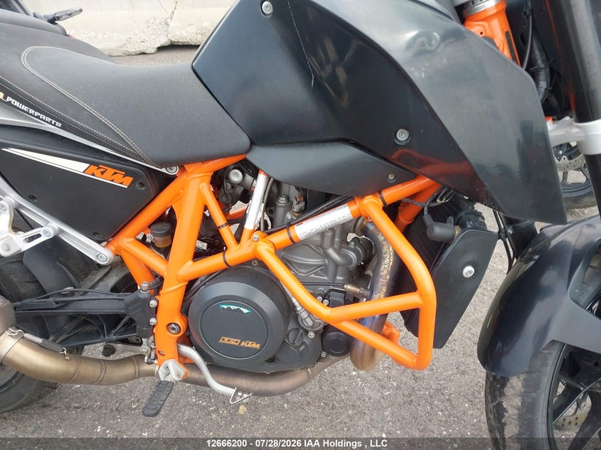 2014 KTM 690 SUPERMOTO MOTO 1