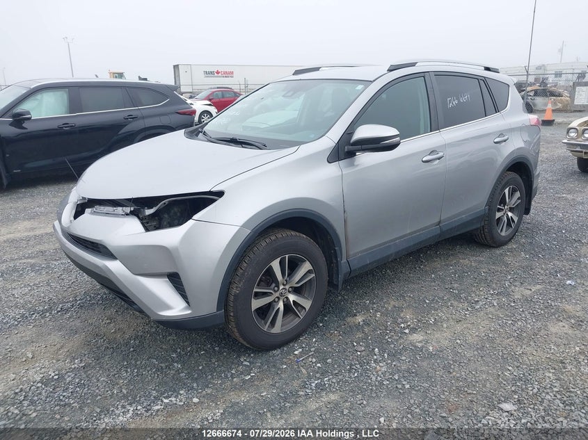 Vin: 2t3bfrev9jw768119, lot: 3069430, toyota rav4 le 20182