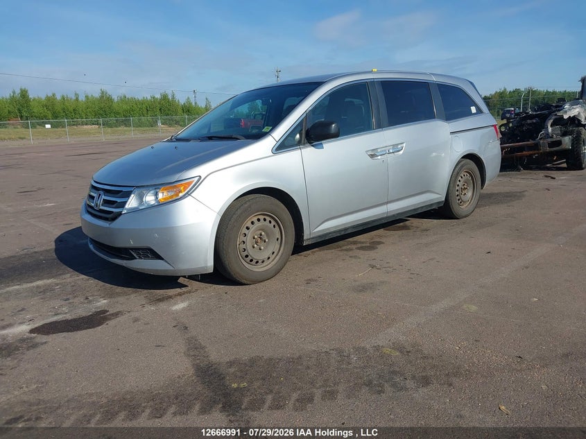 2013 Honda Odyssey, Удар сзади, IAAI, VIN 5FNRL5H45DB007021 — фото 2