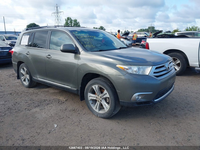 2011 Toyota Highlander, Charity, IAAI, VIN 5TDBK3EHXBS042212