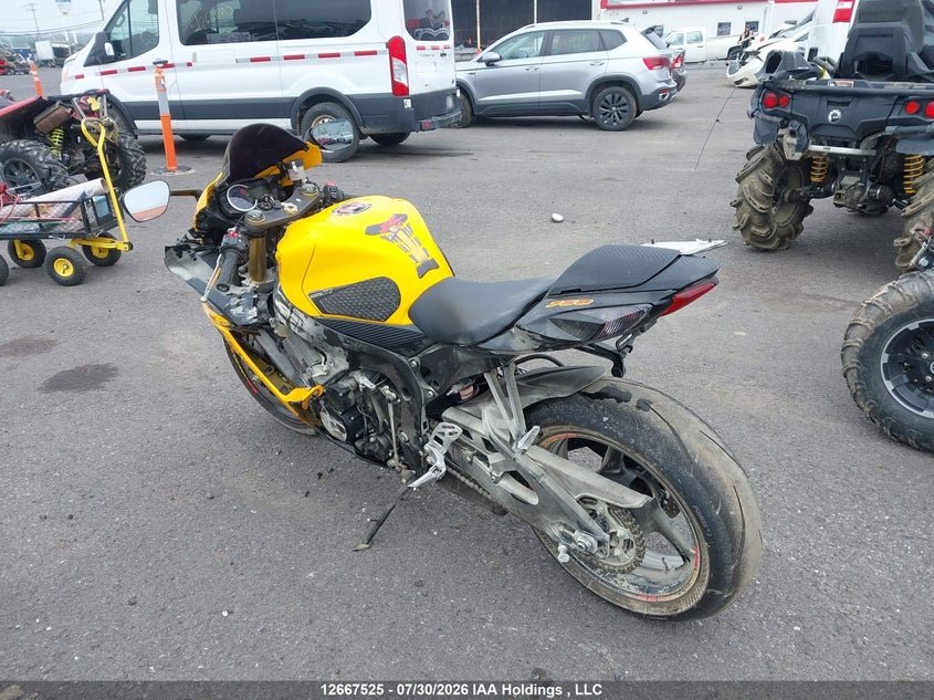 2012 SUZUKI GSX MOTO 4