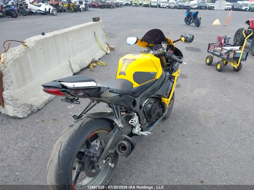 2012 SUZUKI GSX MOTO 4