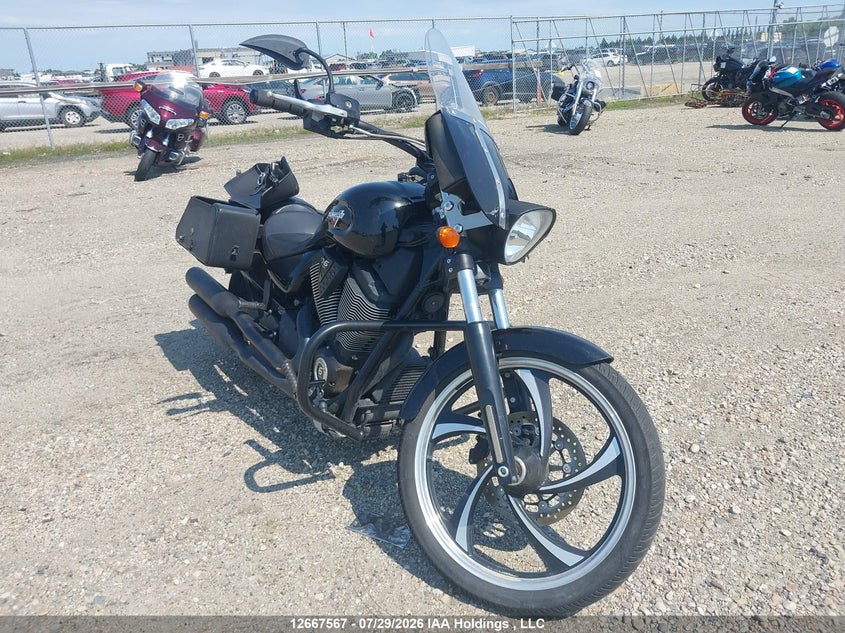 2013 VICTORY VEGAS MOTO 2