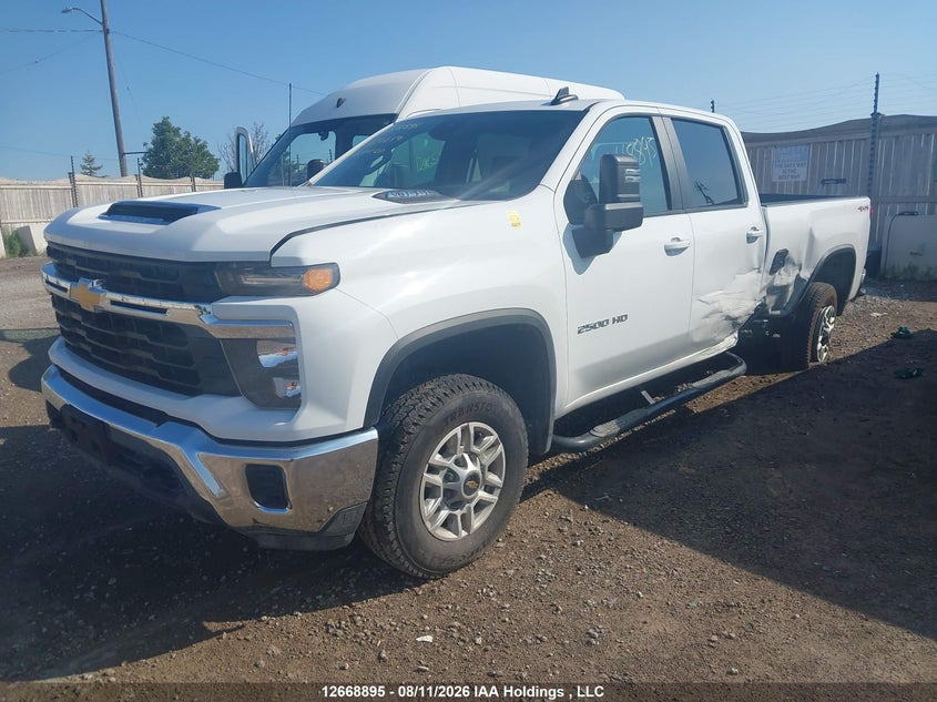 2026 Chevrolet Silverado K2500 Heavy Duty Lt, Left Side, IAAI, VIN 1GC1KNE75TF224254 — photo 2