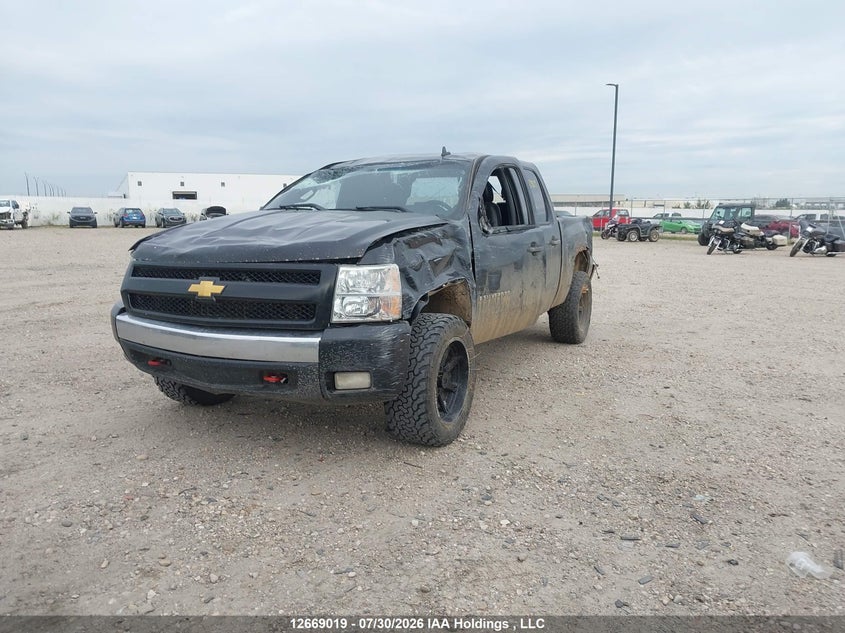 2008 Chevrolet Silverado, Front, IAAI, VIN 2GCEK133481311703 — photo 2