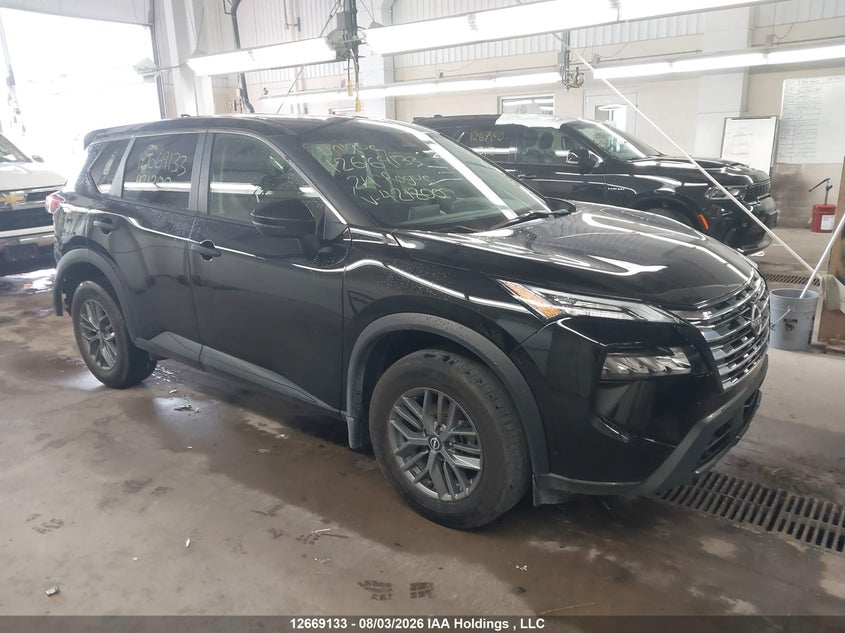 Vin: jn8bt3ab7rw421200, lot: 3072028, nissan rogue s 2024 img_1