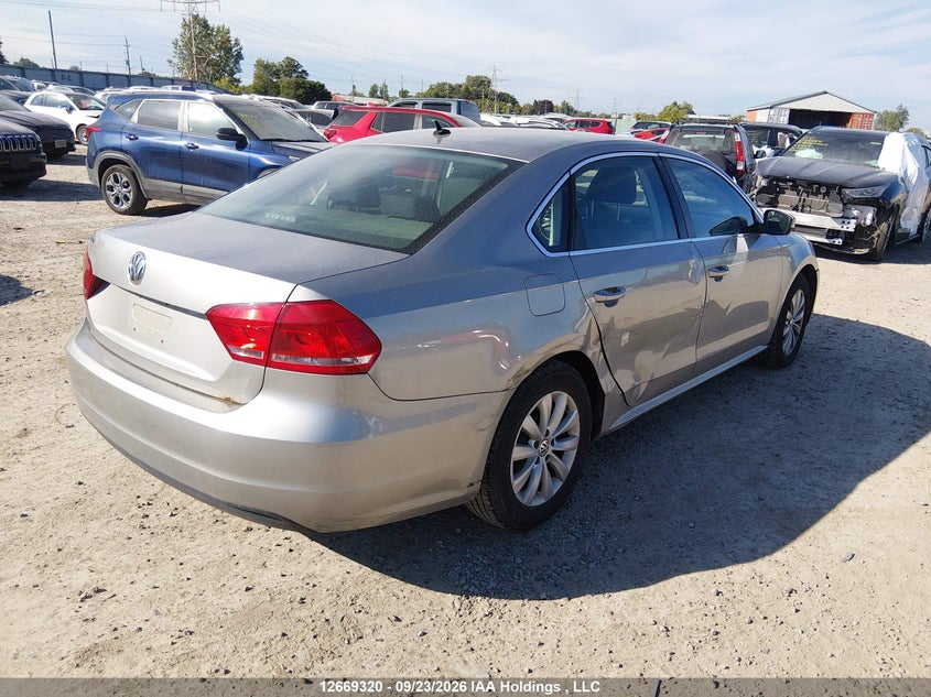 Vin: 1vwah7a30ec013803, lot: 3072222, volkswagen passat s 20144