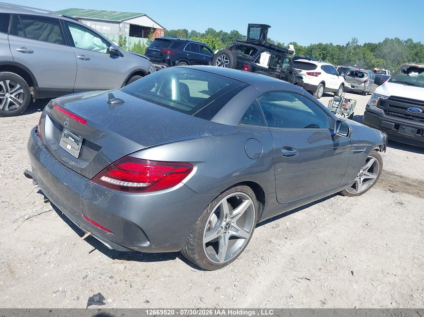 Vin: wddpk3jaxhf140153, lot: 3072431, mercedes-benz slc 300 20174