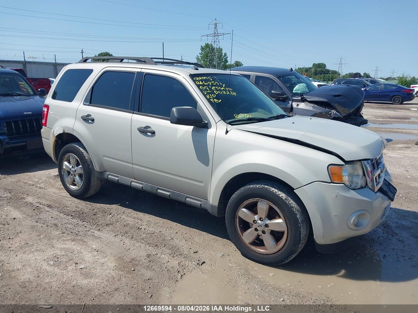 2009 Ford Escape Xlt, Удар спереду, IAAI, VIN 1FMCU03G79KD03218