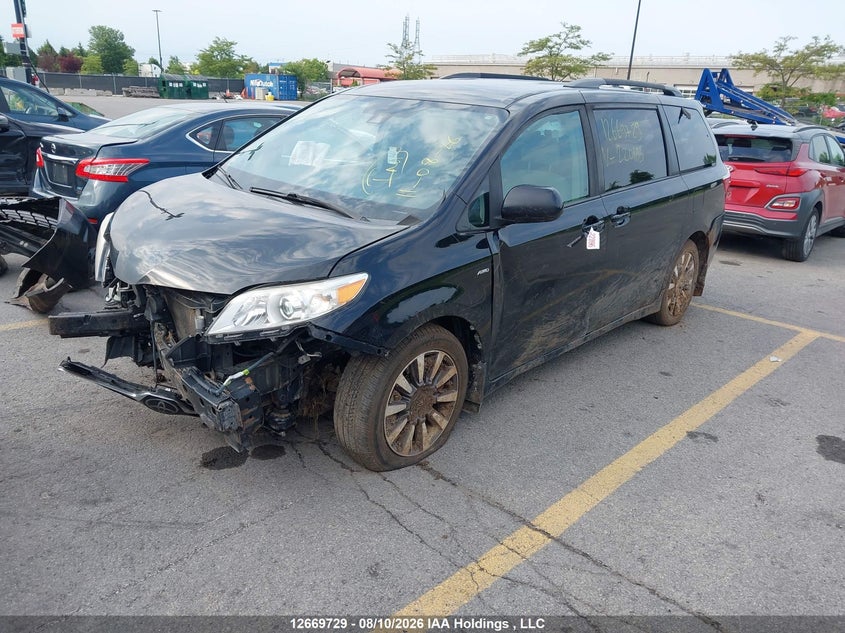 2019 Toyota Sienna, Front, IAAI, VIN 5TDJZ3DC7KS220185 — photo 2