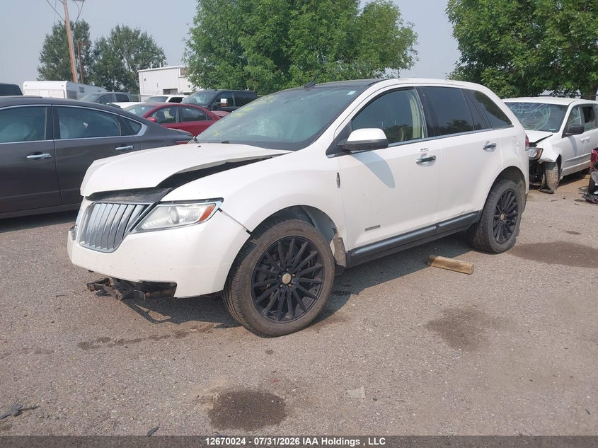 2011 Lincoln MKX, Front, IAAI, VIN 2LMDJ8JK4BBJ32497 — photo 2