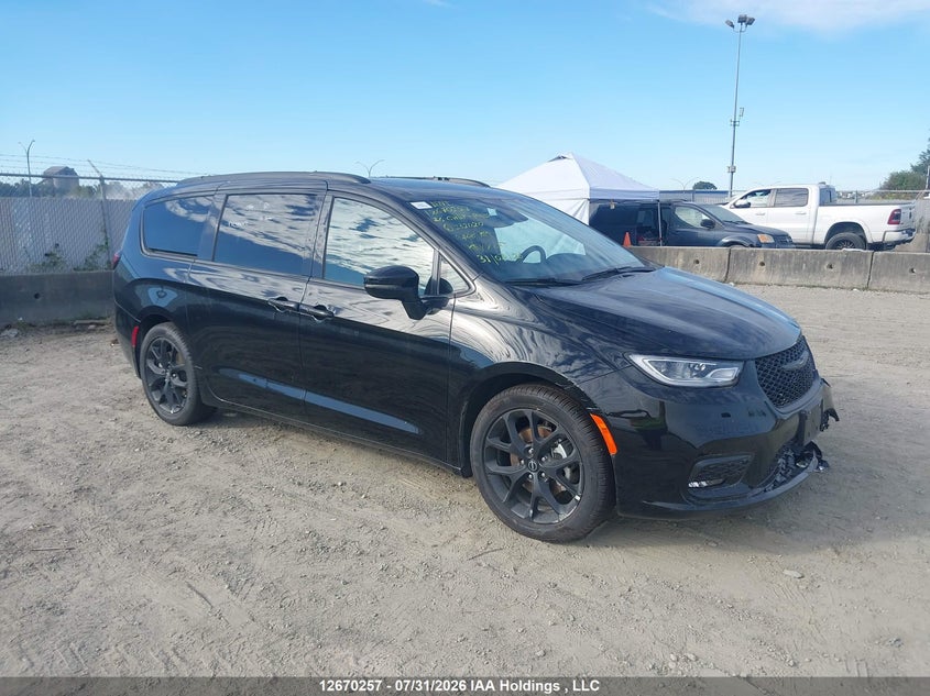 Vin: 2c4rc1gg0tr232020, lot: 3073271, chrysler pacifica limited 2026 img_1
