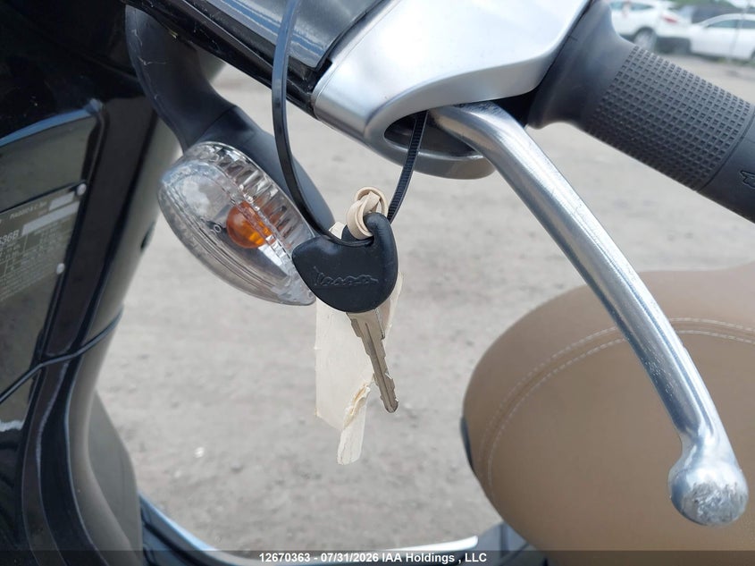 2017 VESPA PRIMAVERA BIKE 1