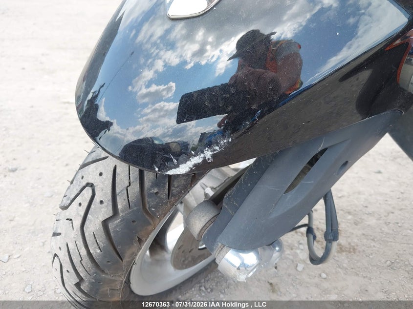 2017 VESPA PRIMAVERA BIKE 1