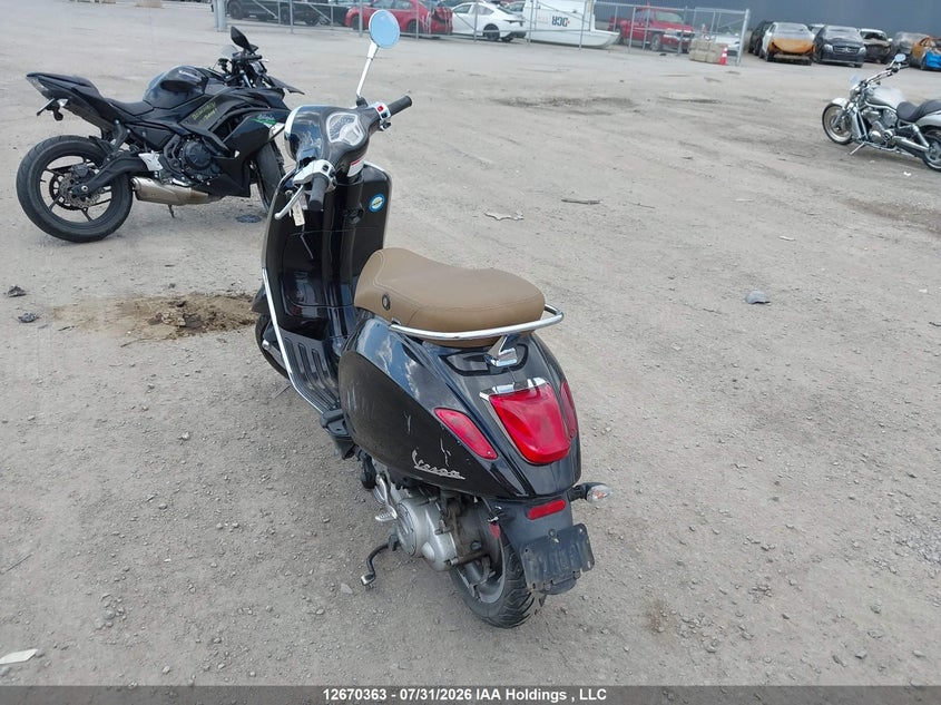 2017 VESPA PRIMAVERA BIKE 1