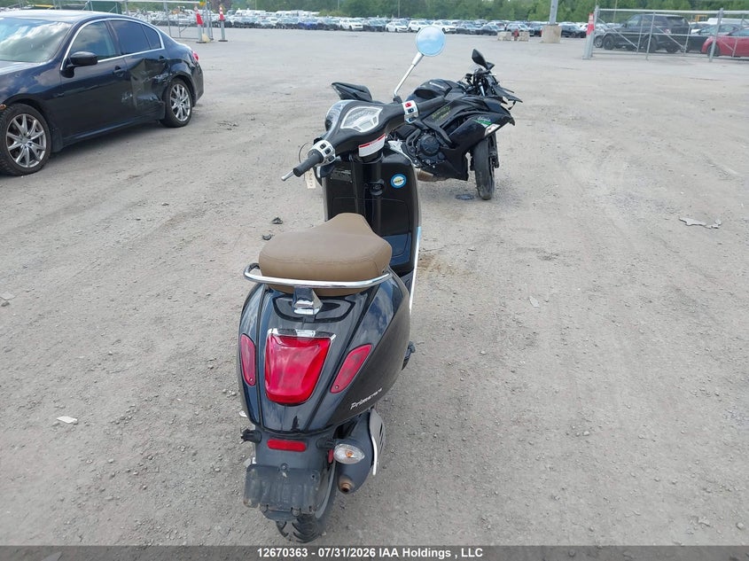2017 VESPA PRIMAVERA BIKE 1