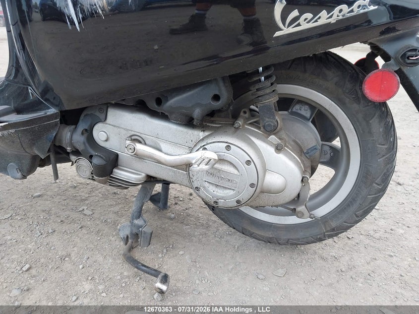 2017 VESPA PRIMAVERA BIKE 1
