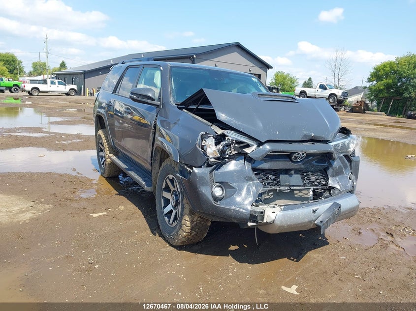 2024 Toyota 4Runner, Front, IAAI, VIN JTERU5JR7R6293181