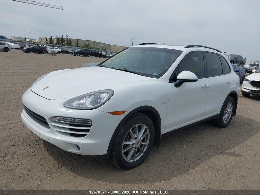 2013 Porsche Cayenne, Front, IAAI, VIN WP1AF2A26DLA41587 — photo 2