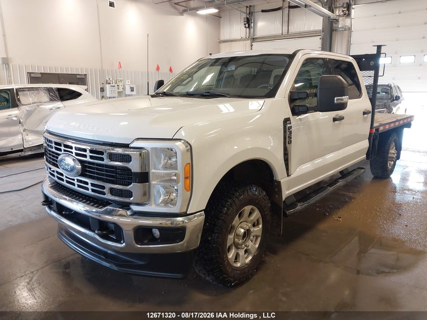 2023 Ford F350, Repossession, IAAI, VIN 1FT8W3BN9PEC52774 — photo 2
