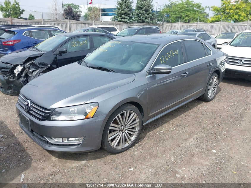 2015 Volkswagen Passat, Right Side, IAAI, VIN 1VWBS7A38FC033062 — photo 2