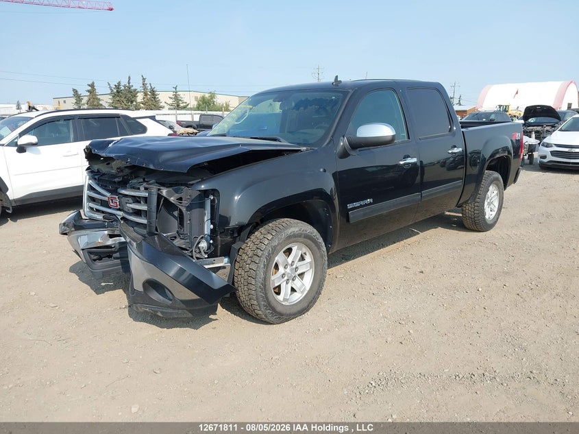 2013 GMC Sierra, Front, IAAI, VIN 3GTP2VE70DG379661 — photo 2