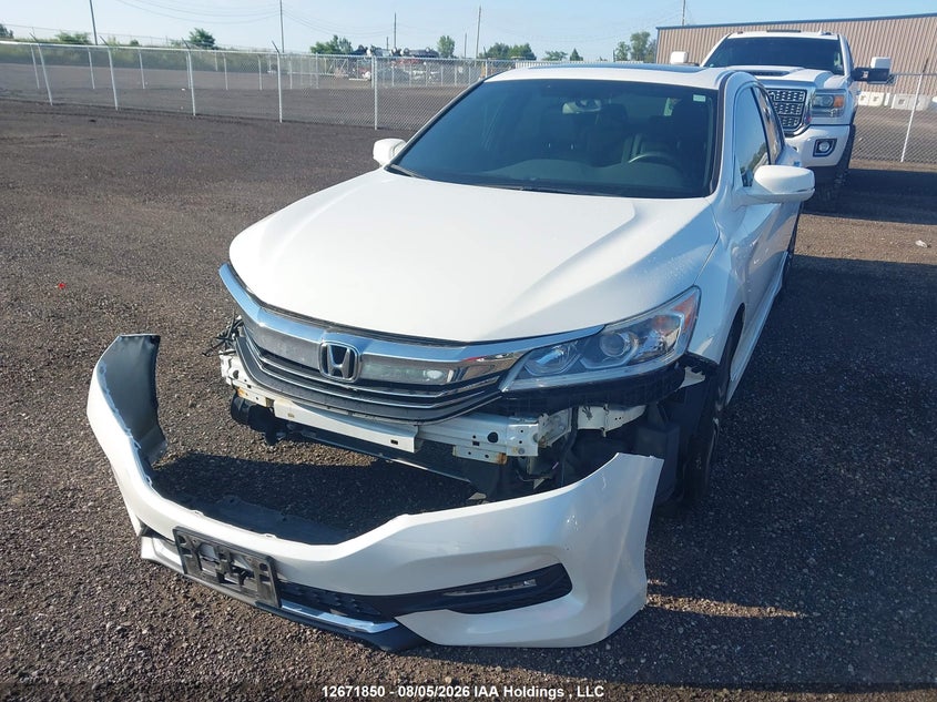Vin: 1hgcr2f56ha811679, lot: 3075024, honda accord sedan 20172