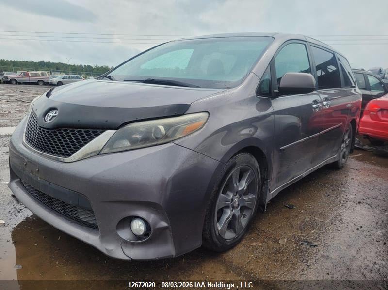 2015 Toyota Sienna, Удар спереду, IAAI, VIN 5TDXK3DC3FS573995 — фото 2