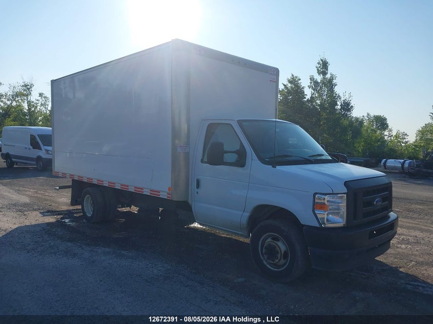2024 Ford Econoline E450 Super Duty Cutaway Van, Left Side, IAAI, VIN 1FDXE4FN0RDD15103