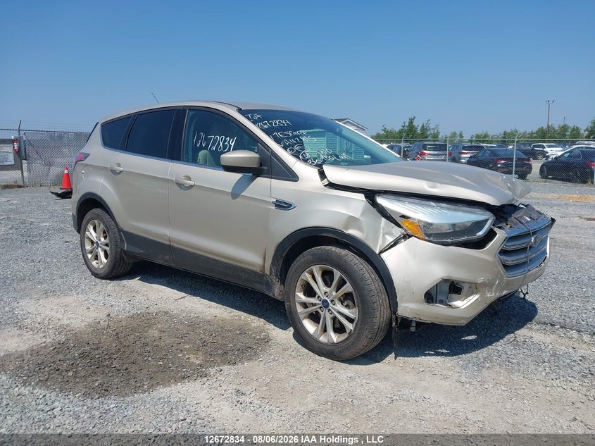 Vin: 1fmcu9gd2hua42815, lot: 3076126, ford escape se 20171