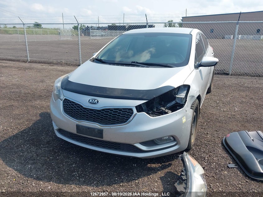 2016 Kia Forte, Front, IAAI, VIN KNAFX4A83G5530460 — photo 2