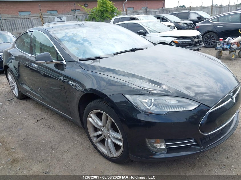 2014 Tesla Model S, Возможны проблемы с механикой, IAAI, VIN 5YJSA1H12EFP43745