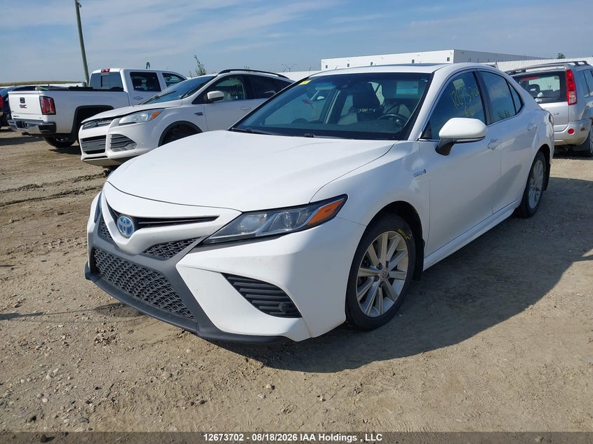 2018 Toyota Camry Hybrid, Water, IAAI, VIN 4T1B21HK3JU500061 — photo 2