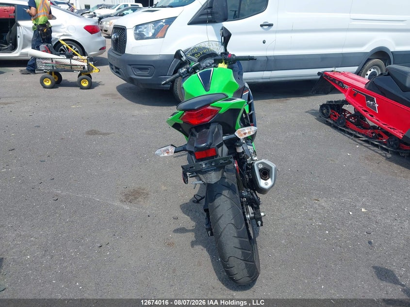 2013 KAWASAKI NINJA SPORT_BIKE 2