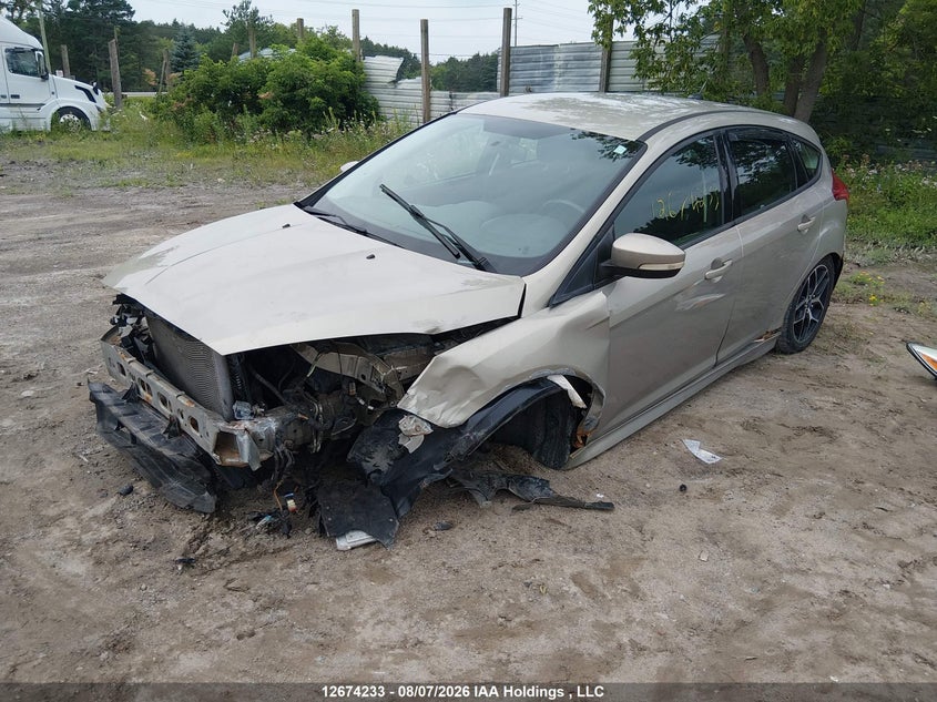 2015 Ford Focus, Front, IAAI, VIN 1FADP3K29FL359812 — photo 2