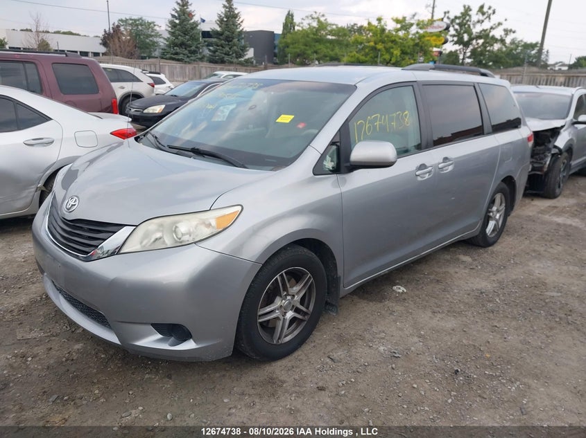 2011 Toyota Sienna, Правий бік, IAAI, VIN 5TDKK3DC2BS090518 — фото 2