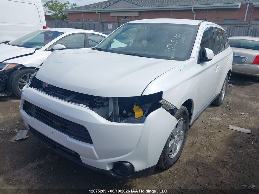 2014 Mitsubishi Outlander, Front, IAAI, VIN JA4AZ2A33EZ606663 — photo 2