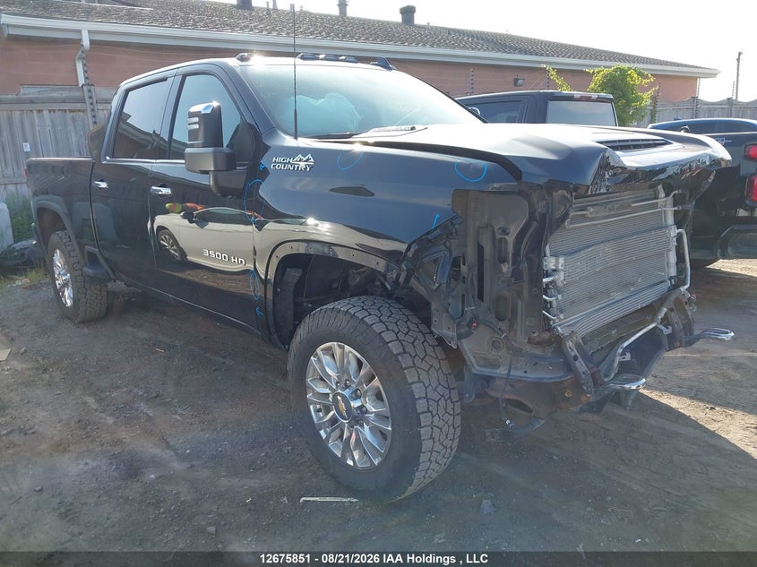 2023 Chevrolet Silverado K3500 High Country, Удар спереди, IAAI, VIN 2GC4YVEY4P1723273