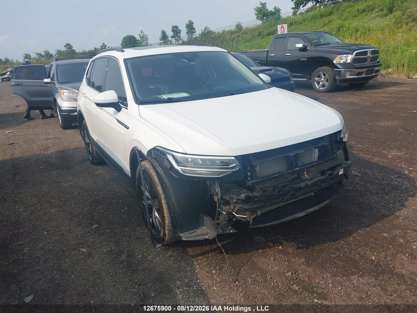 2024 Volkswagen Tiguan Comfortline, Front, IAAI, VIN 3VVMB7AX3RM152446