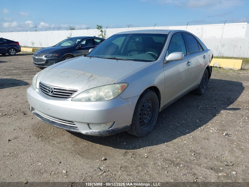 2005 Toyota Camry, Удар сзади, IAAI, VIN 4T1BF30K65U590582 — фото 2