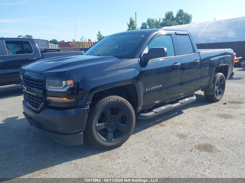 2017 Chevrolet Silverado, Front, IAAI, VIN 1GCRCNEC6HZ233063 — photo 2