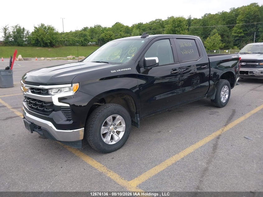 2025 Chevrolet Silverado, Right Side, IAAI, VIN 2GCUKDED0S1210457 — photo 2