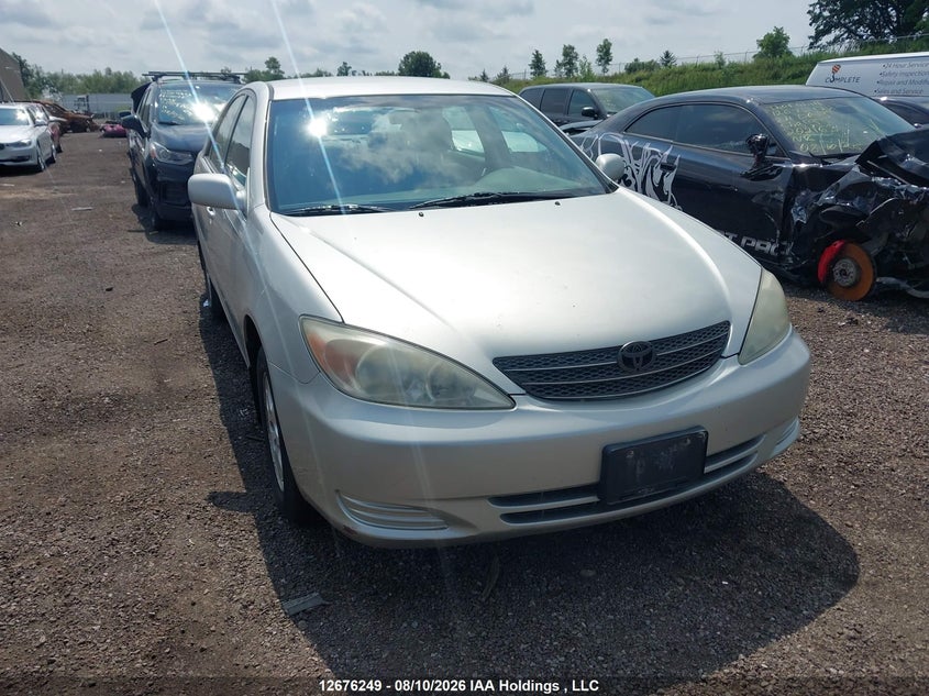 2004 Toyota Camry, Благодійність, IAAI, VIN 4T1BF32K64U577438
