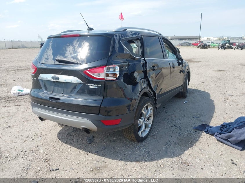 Vin: 1fmcu9j9xfuc17443, lot: 3080029, ford escape titanium 20154